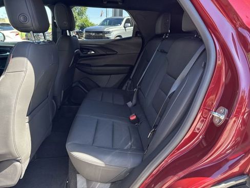 Used 2023 Chevrolet TrailBlazer RS AWD/4WD image 23