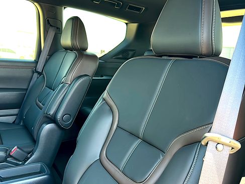 New 2026 Nissan Armada SL w/ Captain's Chari Seat Package AWD/4WD image 16