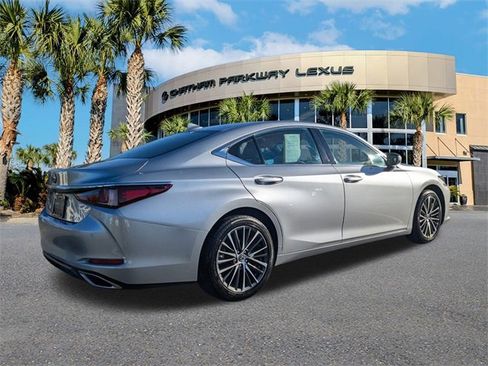 Used 2022 Lexus ES 350 w/ Premium Package image 5