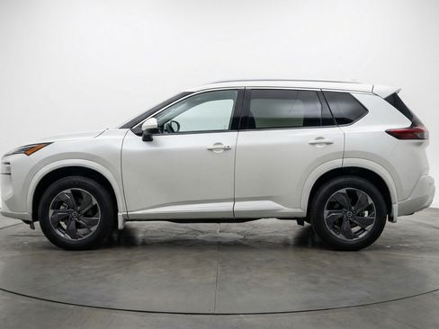 Used 2025 Nissan Rogue SV FWD image 5
