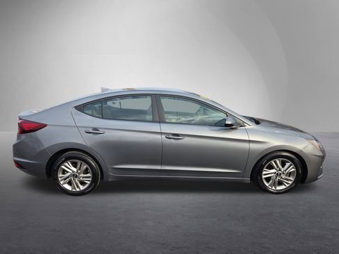 Used 2019 Hyundai Elantra SEL image 2