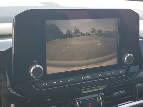 Certified 2022 Nissan Pathfinder SV FWD image 22