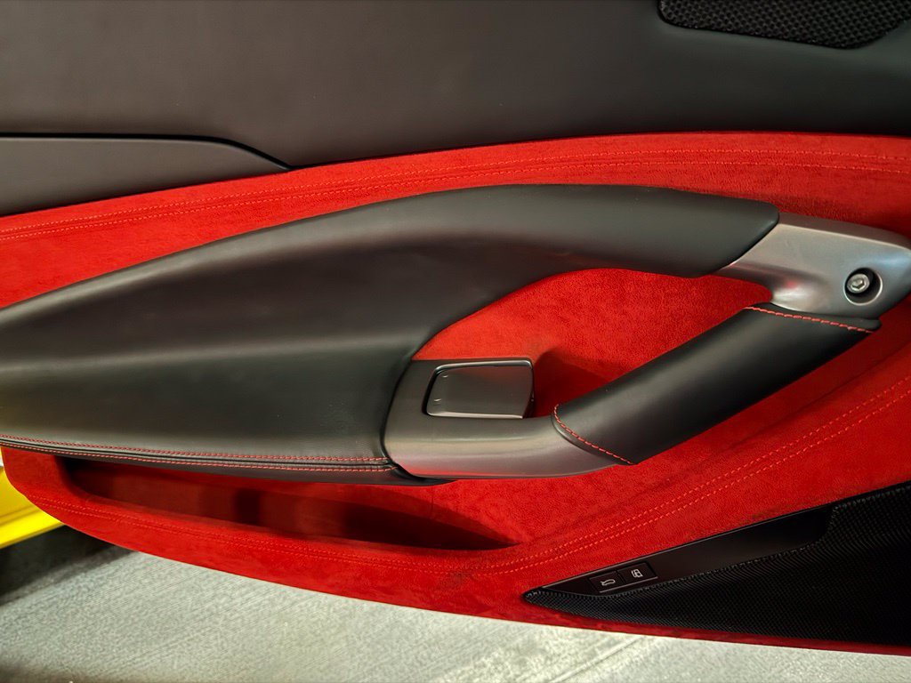 Used 2020 Ferrari F8 Tributo RWD image 32