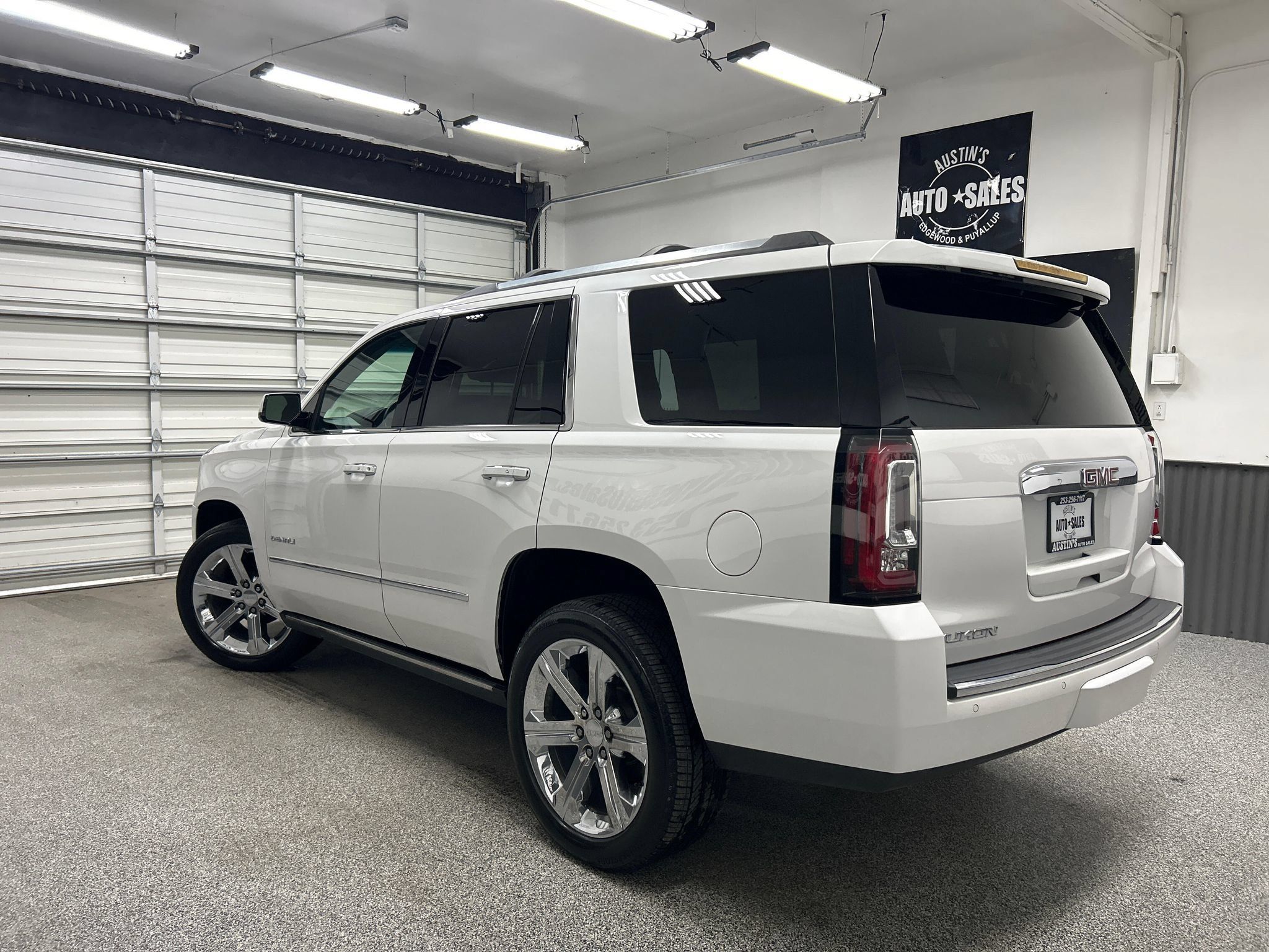 Used 2019 GMC Yukon Denali AWD/4WD image 4