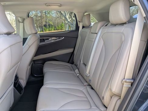 Certified 2022 Lincoln Nautilus Reserve image 13