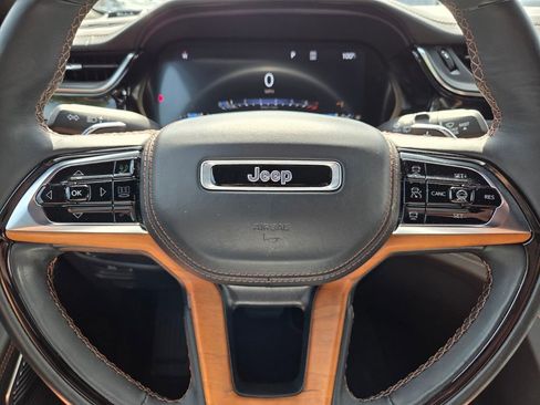 Used 2024 Jeep Grand Cherokee L Summit AWD/4WD image 37