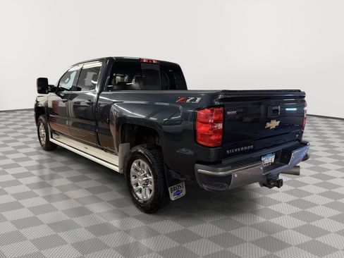 Used 2019 Chevrolet Silverado 3500 LT w/ LT Convenience Package image 6