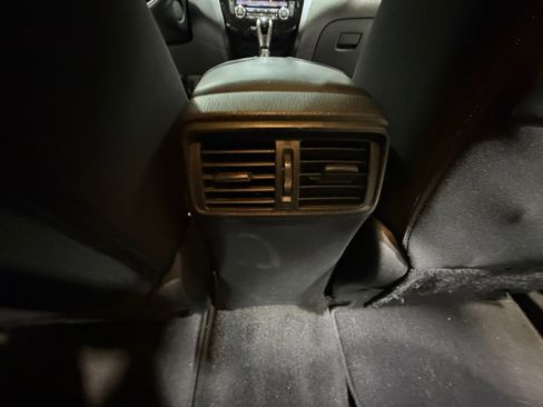 Used 2017 Nissan Rogue Sport SV image 32