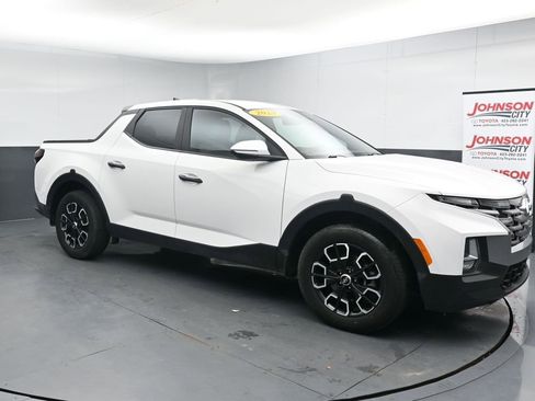Used 2023 Hyundai Santa Cruz SEL FWD image 2