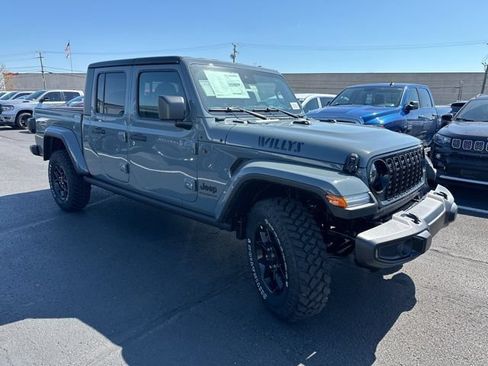 Used 2024 Jeep Gladiator Sport AWD/4WD image 3