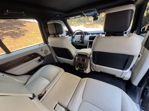 Used 2018 Land Rover Range Rover HSE image 40
