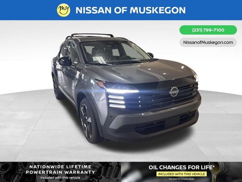 New 2026 Nissan Kicks SR w/ Cold Weather Package FWD image 1