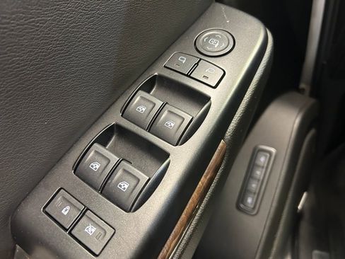 Used 2019 Chevrolet Tahoe LT image 16