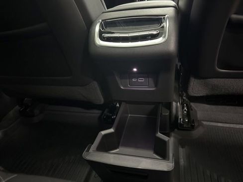 Certified 2022 Cadillac XT6 Premium Luxury w/ Technology Package image 17