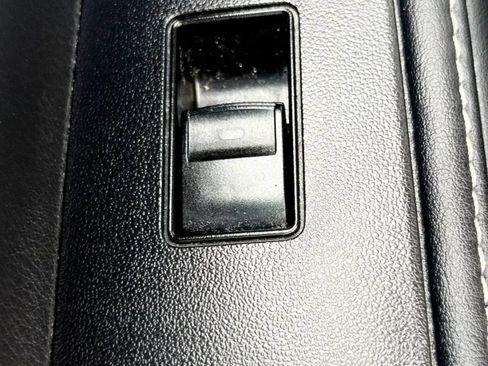 Used 2013 Lexus ES 300h w/ Luxury Pkg FWD image 31