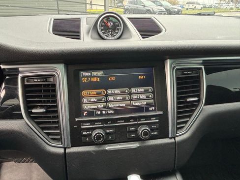 Used 2016 Porsche Macan S image 8