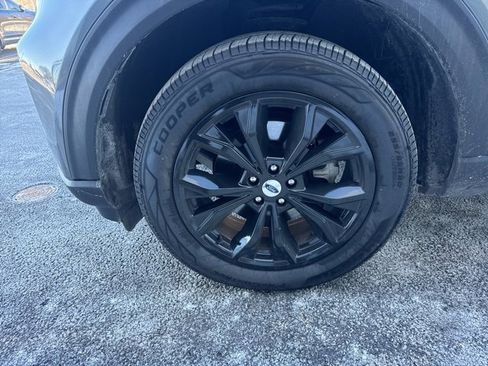 Used 2022 Ford Explorer Limited w/ Equipment Group 301A image 8