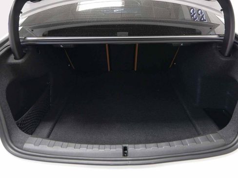 Used 2024 BMW 330i Sedan w/ Premium Package image 11