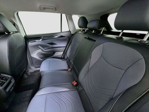 Certified 2026 Volkswagen Tiguan SE FWD image 21