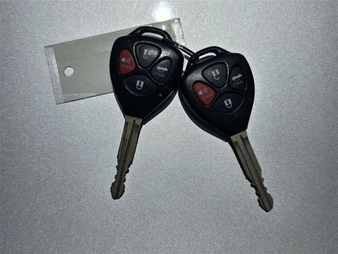 Used 2013 Toyota Corolla L FWD image 16