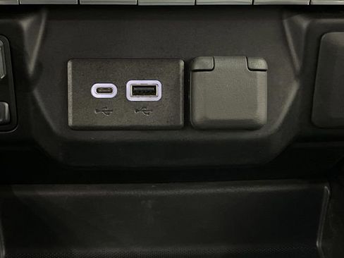 Used 2022 Chevrolet Silverado 2500 LT w/ Convenience Package image 23