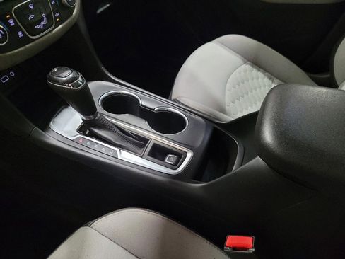 Used 2019 Chevrolet Equinox LS FWD image 26