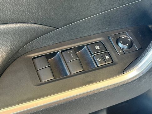 Used 2024 Toyota RAV4 LE AWD/4WD image 13