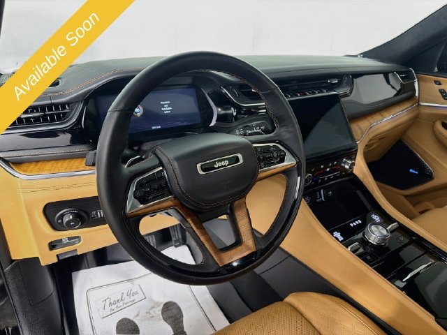 Used 2024 Jeep Grand Cherokee Summit AWD/4WD image 9