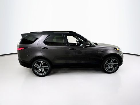 Used 2024 Land Rover Discovery Dynamic SE AWD/4WD image 4