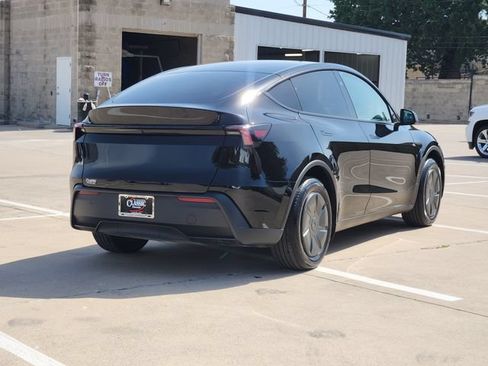 Used 2026 Tesla Model Y 2WD image 13