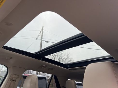 Used 2020 Ford Explorer XLT w/ Equipment Group 202A image 5