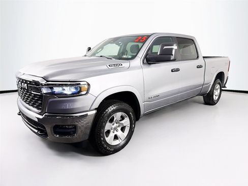 Used 2025 RAM 1500 Big Horn AWD/4WD image 3