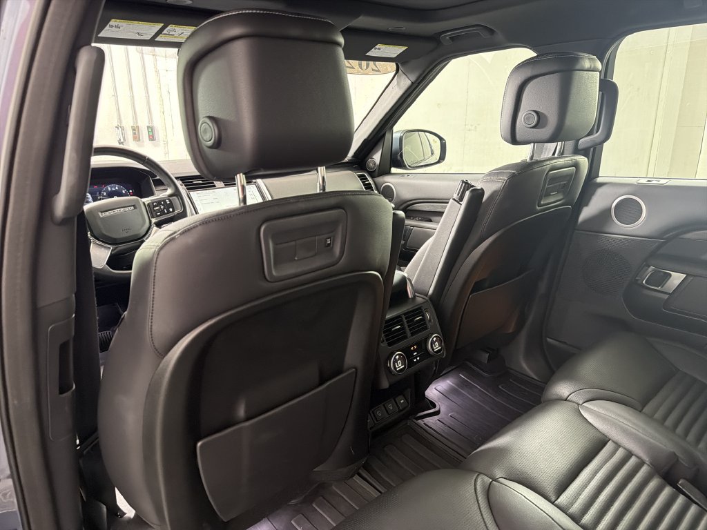 Used 2021 Land Rover Discovery S AWD/4WD image 32