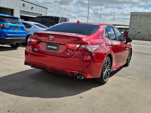 Used 2019 Toyota Camry SE w/ Convenience Package image 5