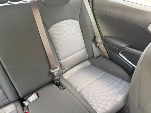 Used 2025 Kia Soul LX w/ LX Technology Package FWD image 35