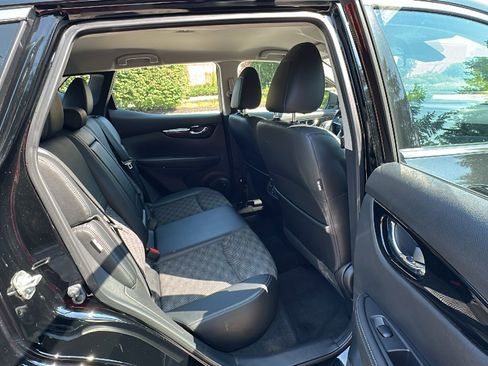 Certified 2022 Nissan Rogue Sport SV w/ Technology Package image 25