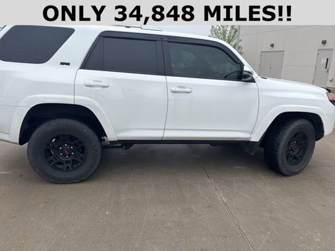 Used 2024 Toyota 4Runner SR5 Premium w/ Moonroof Package AWD/4WD image 2