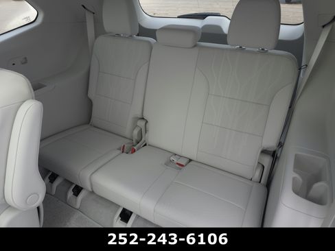 Used 2026 Buick Enclave Avenir w/ Super Cruise Package FWD image 37