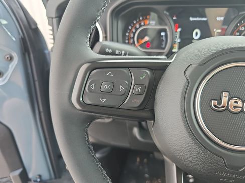 New 2026 Jeep Gladiator Sport AWD/4WD image 17