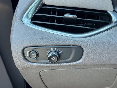 Used 2016 Chevrolet Malibu LT image 16