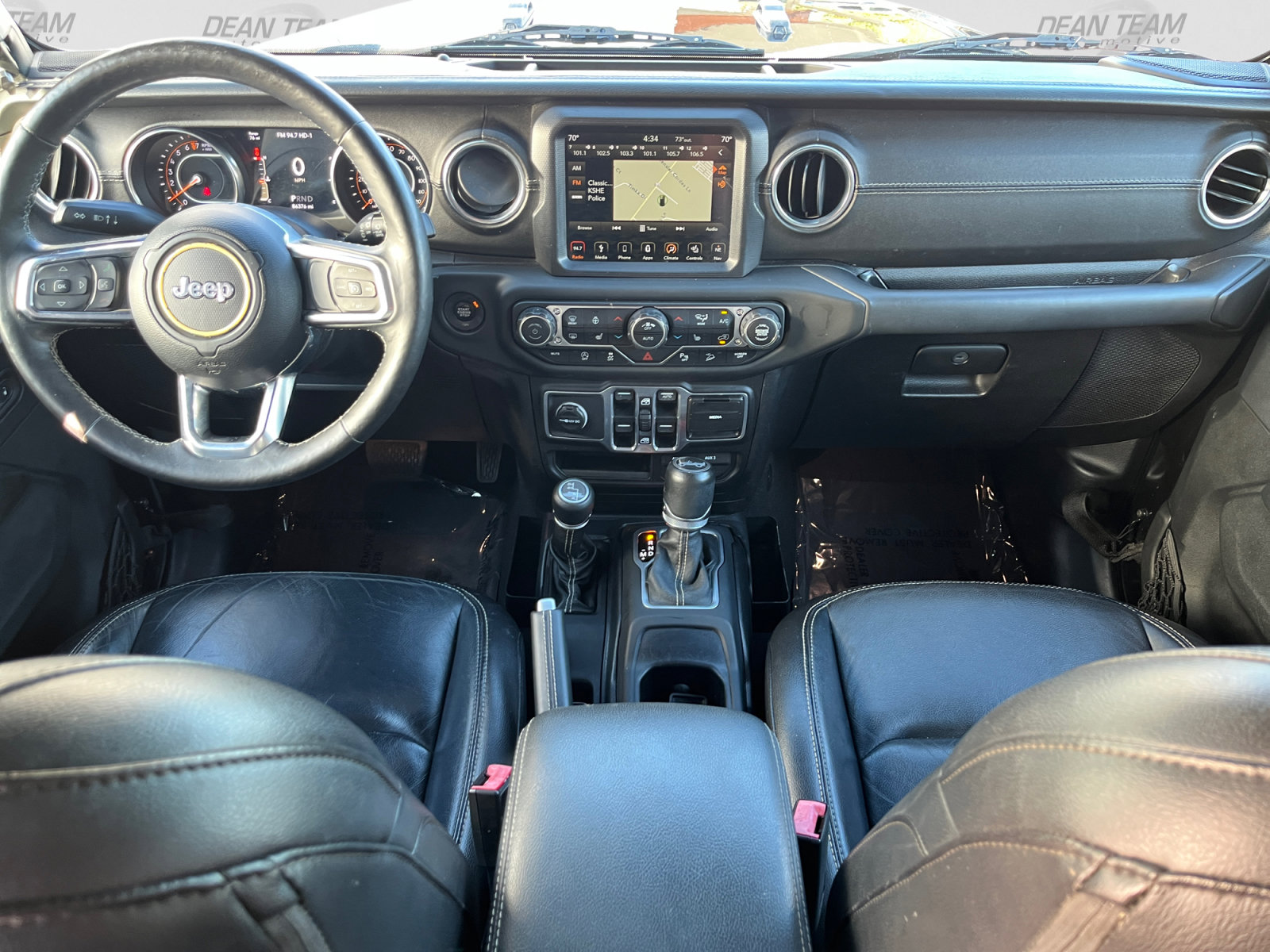 Used 2018 Jeep Wrangler Unlimited Sahara w/ Dual Top Group AWD/4WD image 10