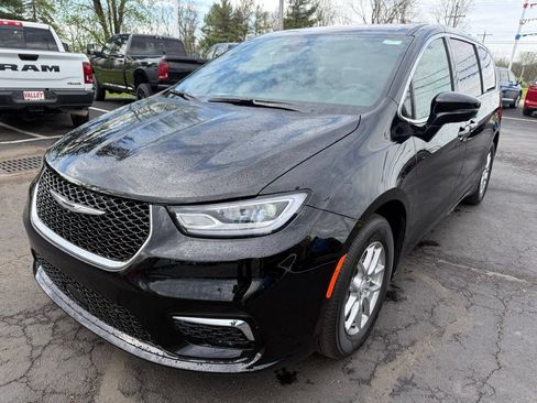 New 2026 Chrysler Pacifica Select FWD image 8