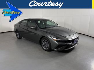 Used 2024 Hyundai Elantra SEL FWD video 1