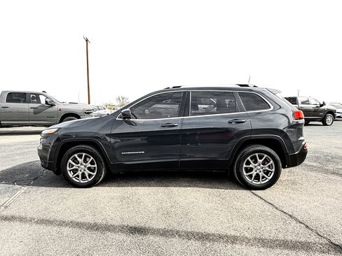 Used 2018 Jeep Cherokee Latitude Plus image 8