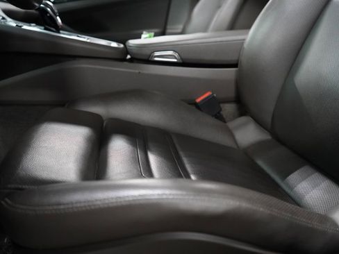 Used 2020 Porsche Panamera RWD image 11