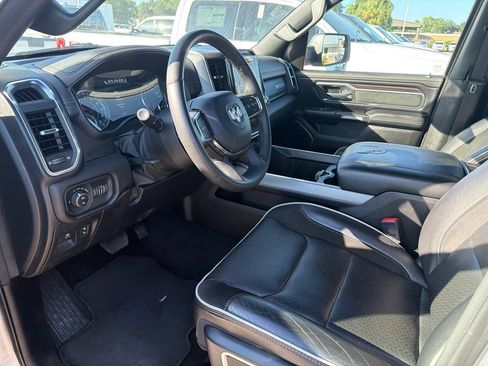 Used 2025 RAM 1500 Laramie AWD/4WD image 5