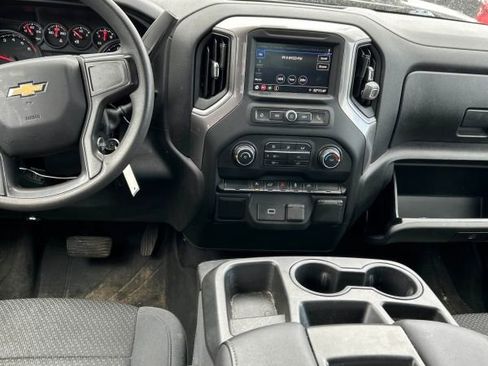 Used 2020 Chevrolet Silverado 1500 Custom w/ Custom Value Package image 3