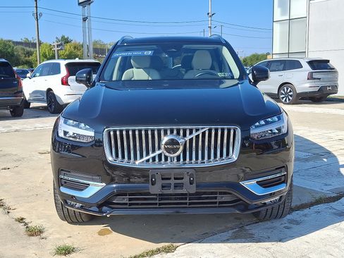 Certified 2024 Volvo XC90 B6 Plus w/ Protection Package image 2