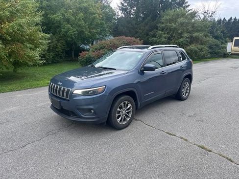Used 2019 Jeep Cherokee Latitude Plus w/ Trailer Tow Group AWD/4WD image 7