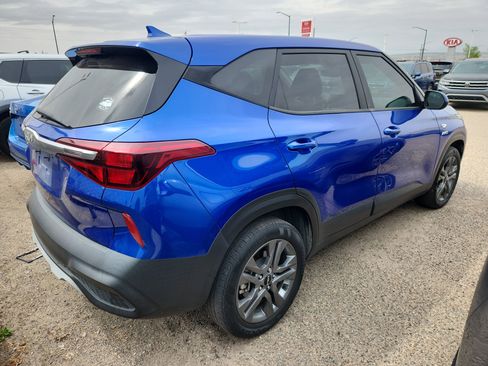 Used 2022 Kia Seltos LX image 4